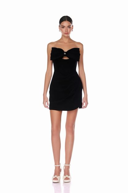 Vestido de noche negro con diseño de lazo en el busto